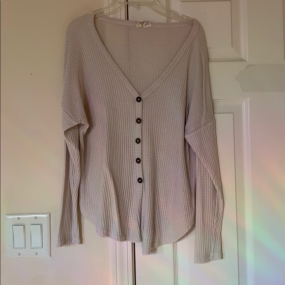 tillys beige/tan long sleeve - Picture 1 of 3